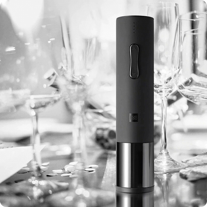 Электрический штопор с базовым набором аксессуаров Xiaomi Huo Hou Electric Wine Bottle Opener HU0047 (Black) купить в интернет-магазине icover
