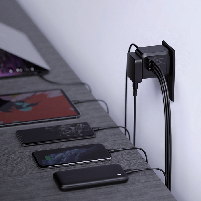 Зарядное устройство AUKEY PD Universal Adapter 30W PA-TA04 (Black) купить в интернет-магазине icover