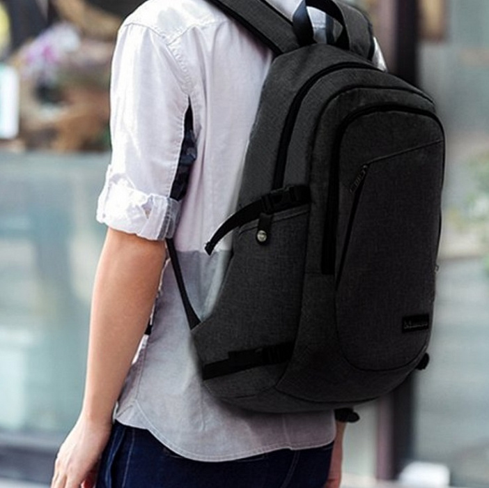 Mancro Business Water Resistant Backpack  - рюкзак для ноутбука 17" с USB-портом  (Black) купить в интернет-магазине icover