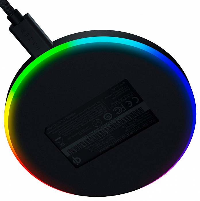 Беспроводная зарядка Razer Chroma Charging Pad 10W (RC21-01600100-R371) купить в интернет-магазине icover