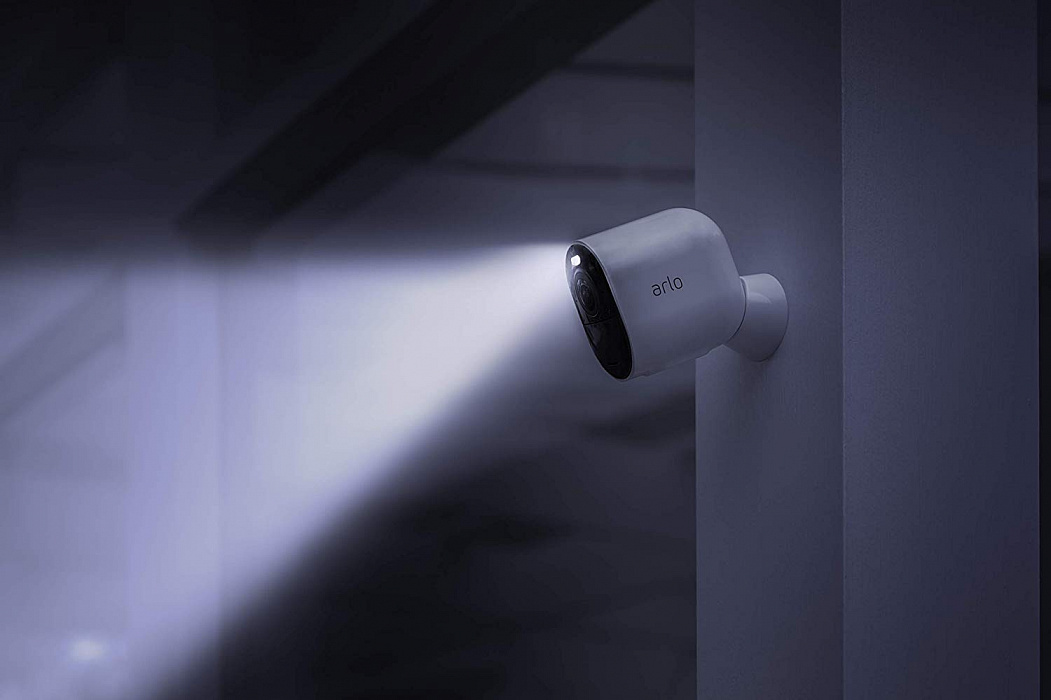 Комплект видеонаблюдения Netgear Arlo Security 3-Camera System (White) купить в интернет-магазине icover