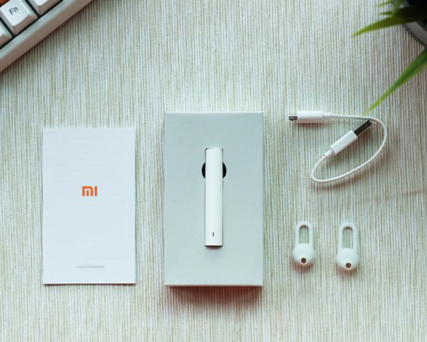 Xiaomi Mi Bluetooth Headset - Bluetooth гарнитура (White) купить в интернет-магазине icover
