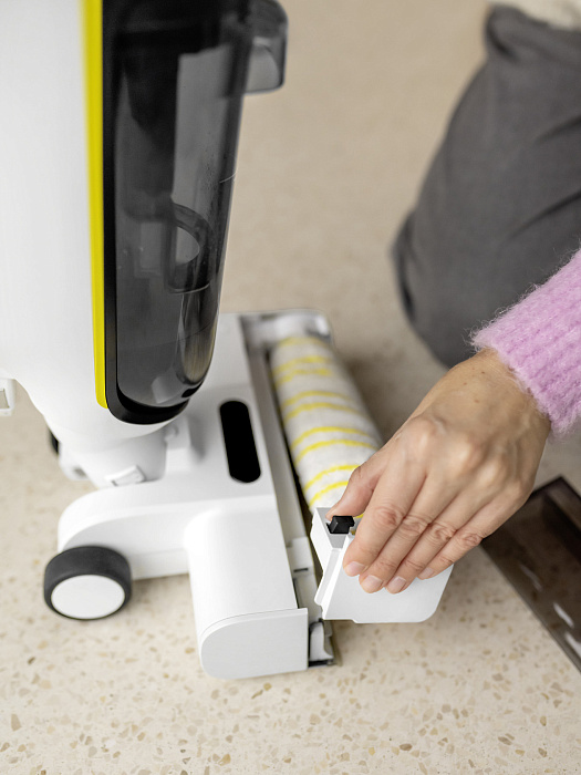 Моющий вертикальный пылесос Karcher FCV 4 EU (1.056-131.0) купить в интернет-магазине icover