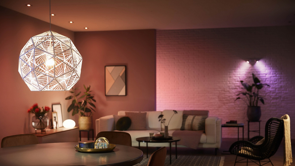 Умная светодиодная лампа Philips Hue White and Color Ambiance Bluetooth E27 (8718699673109) купить в интернет-магазине icover