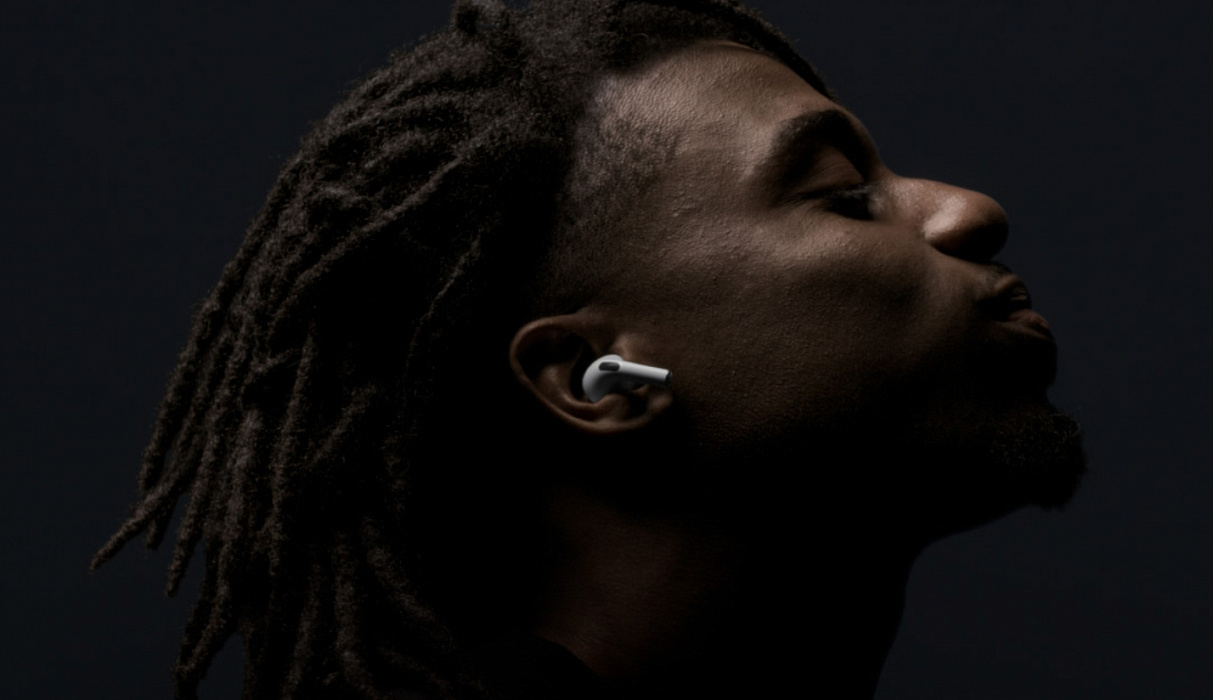 Наушники Apple AirPods Pro (White) купить в интернет-магазине icover