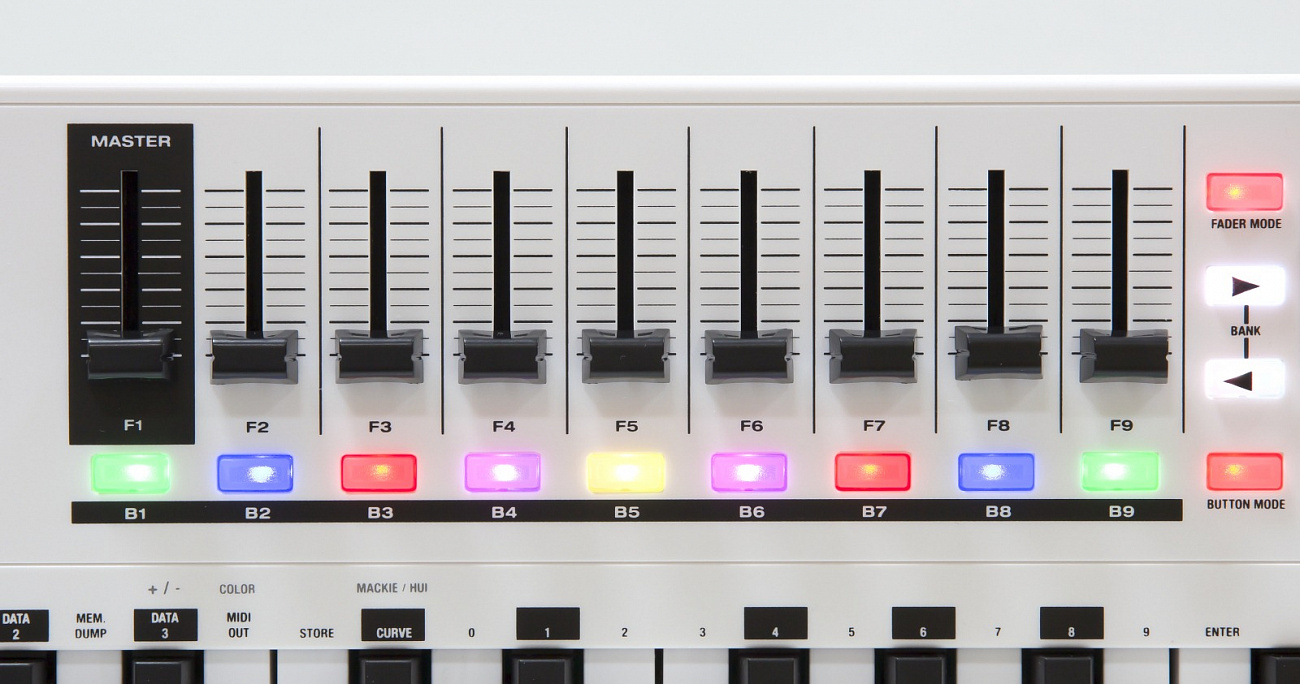 M-Audio CODE 61 - MIDI-клавиатура (White) купить в интернет-магазине icover