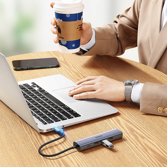 Хаб Ugreen Ethernet Adapter Type-C Power Supply CM475 (60554) USB 3.0 to 3 х USB3.0 / USB Type-C / RJ45 (Space Grey) купить в интернет-магазине icover
