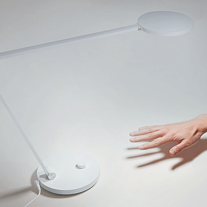 Настольная светодиодная лампа Xiaomi Mi Smart LED Desk Lamp Pro (BHR4119GL) купить в интернет-магазине icover