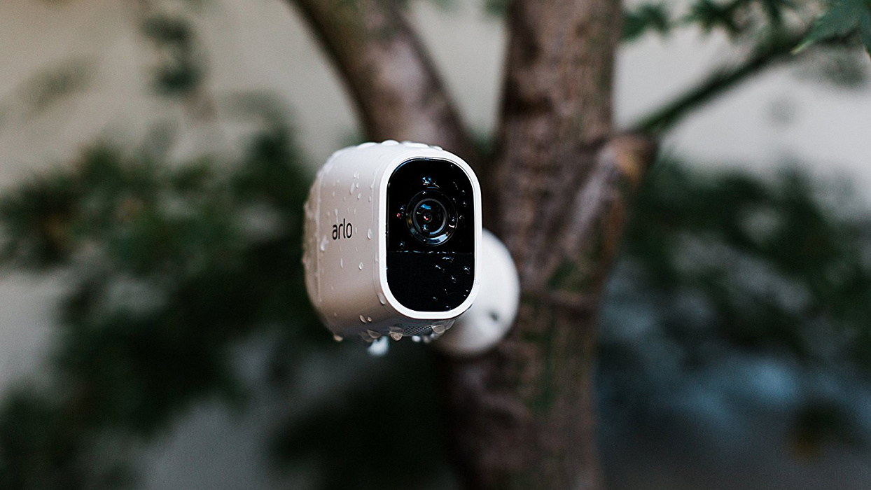 Комплект видеонаблюдения Netgear Arlo Pro 2 с двумя камерами (White) купить в интернет-магазине icover