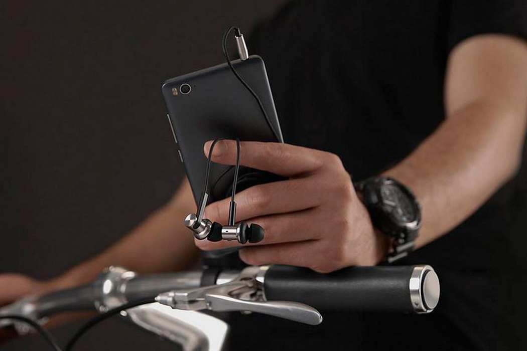 Xiaomi Piston 4 Hybrid Dual Drivers Earphones - внутриканальные наушники с микрофоном (Black/Silver) купить в интернет-магазине icover