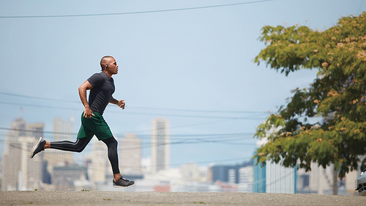 Bluetooth-наушники Plantronics BackBeat FIT с микрофоном (Stealth Green) купить в интернет-магазине icover