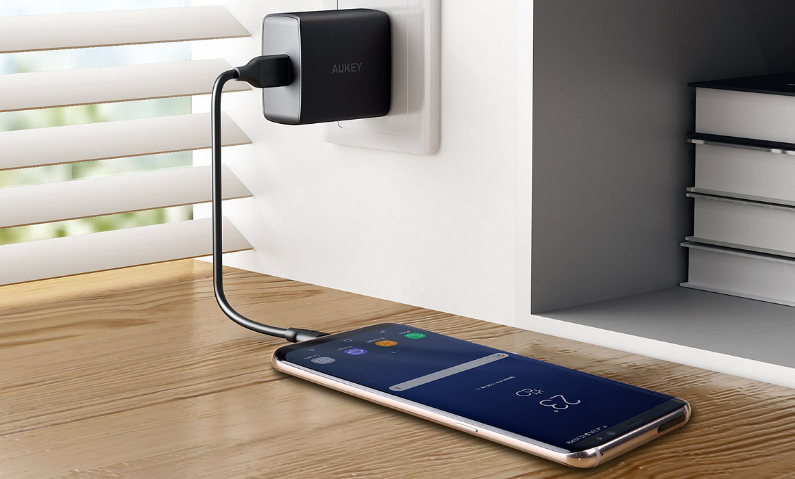 Сетевое зарядное устройство Aukey USB Wall Charger PA-T17 (Black) купить в интернет-магазине icover