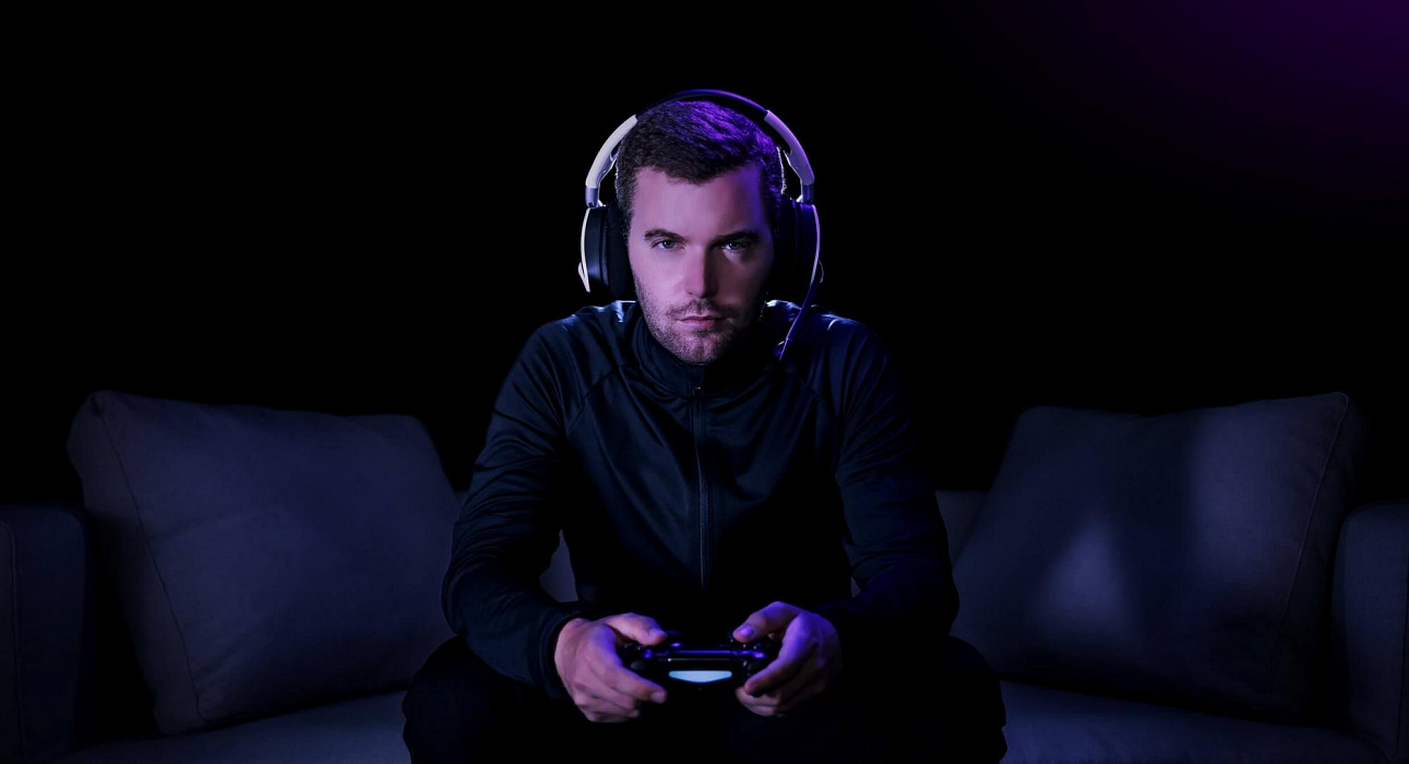 Беспроводная игровая гарнитура Corsair Gaming VOID RGB Elite CA-9011202-EU (White) купить в интернет-магазине icover