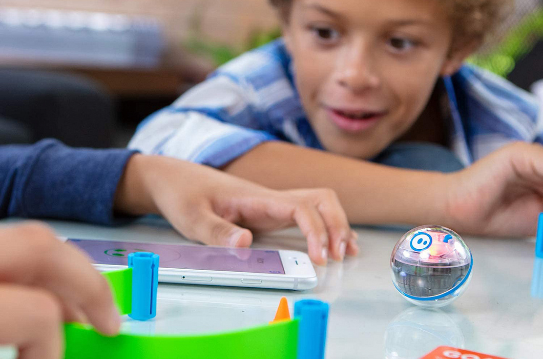 Радиоуправляемый шар Sphero Mini Activity Kit (Transparent) купить в интернет-магазине icover