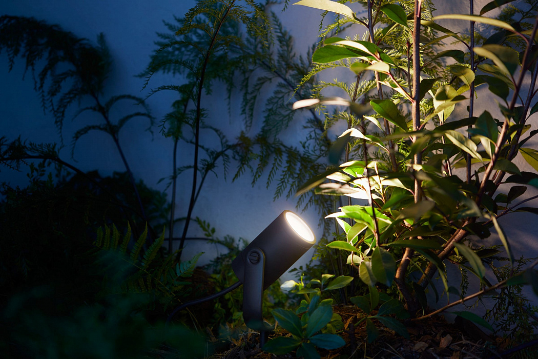 Комплект светодиодная уличных ламп Philips Hue Lily Garden Spotlight 8718696167960 (Black) купить в интернет-магазине icover