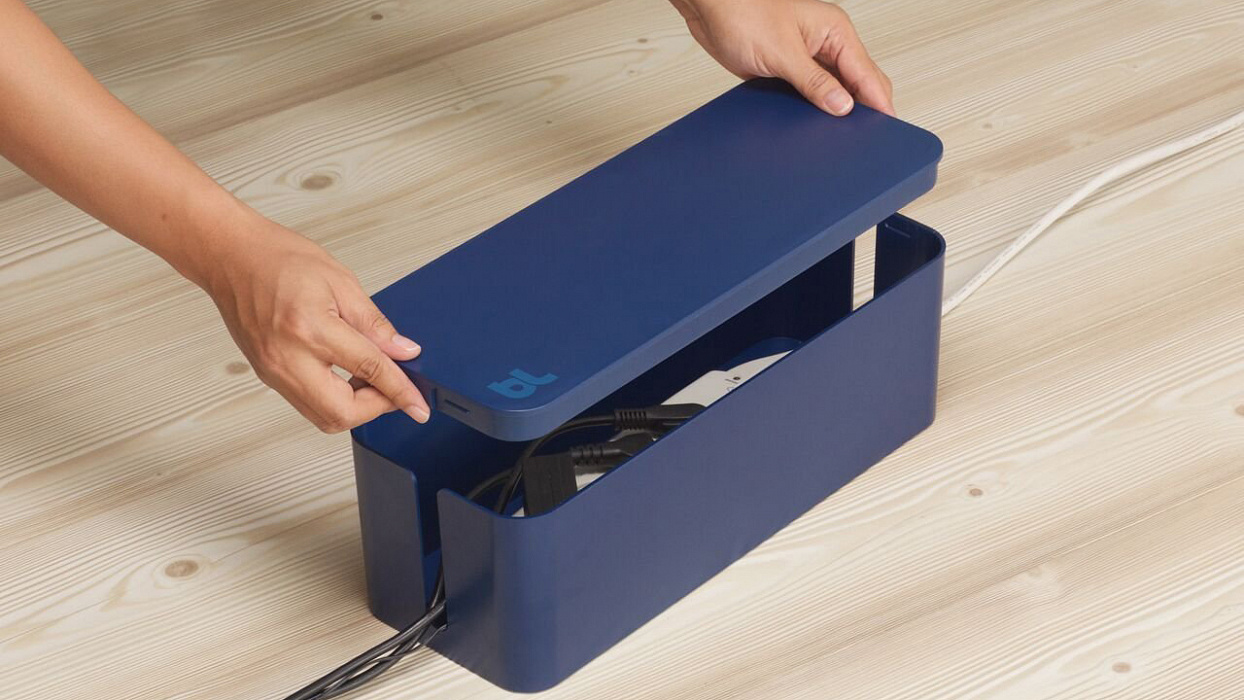 Органайзер для проводов Bluelounge CableBox BLUCB-01-MB (Moonlight Blue) купить в интернет-магазине icover