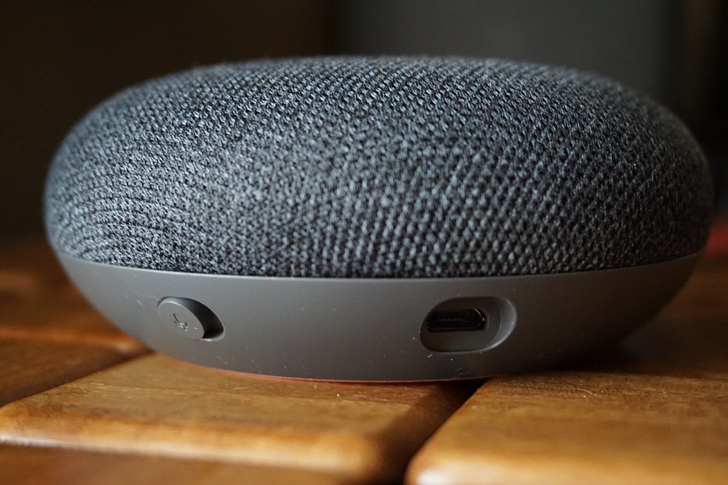 Умная колонка Google Home Mini (Black) купить в интернет-магазине icover