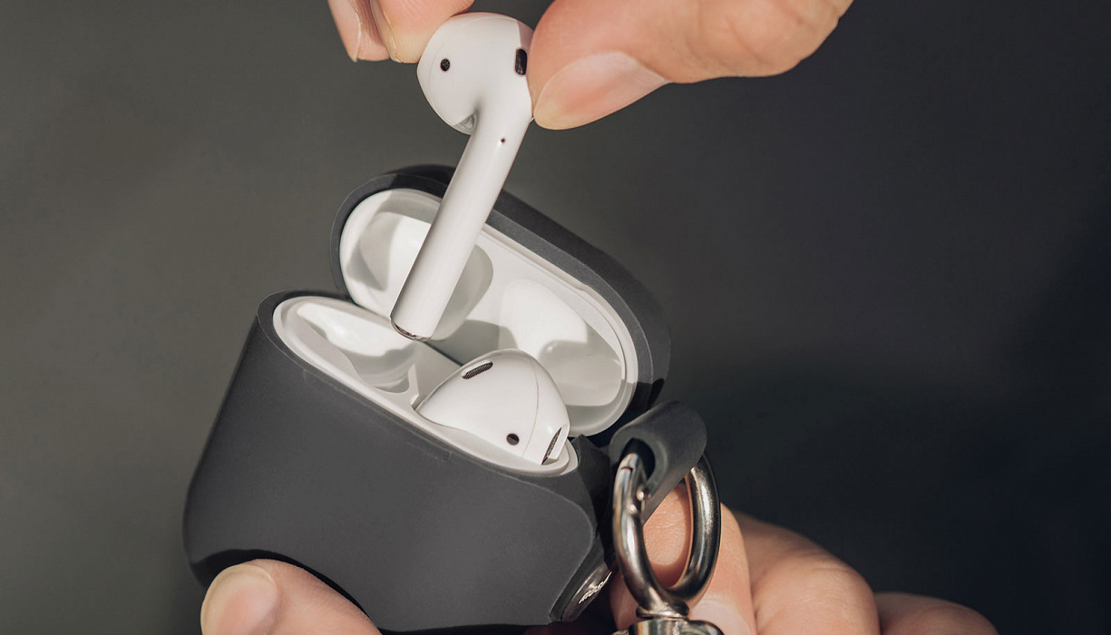 Чехол Moshi Pebbo (99MO123031) для AirPods 1/2 Gen (Black) купить в интернет-магазине icover