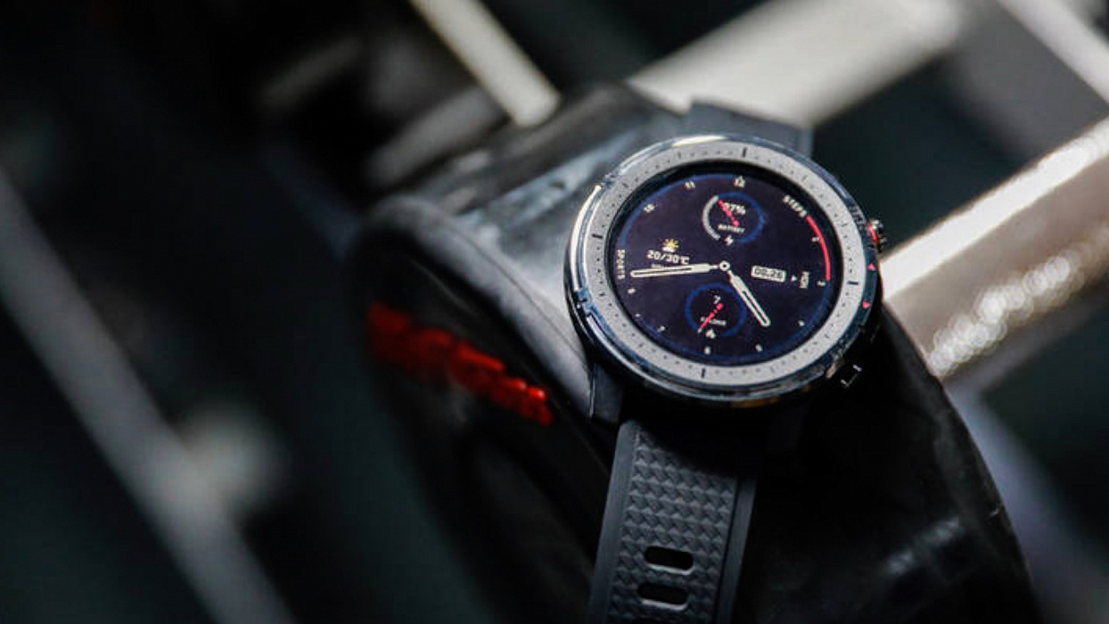 Спортивные часы Xiaomi Amazfit Stratos 3 (Black) купить в интернет-магазине icover
