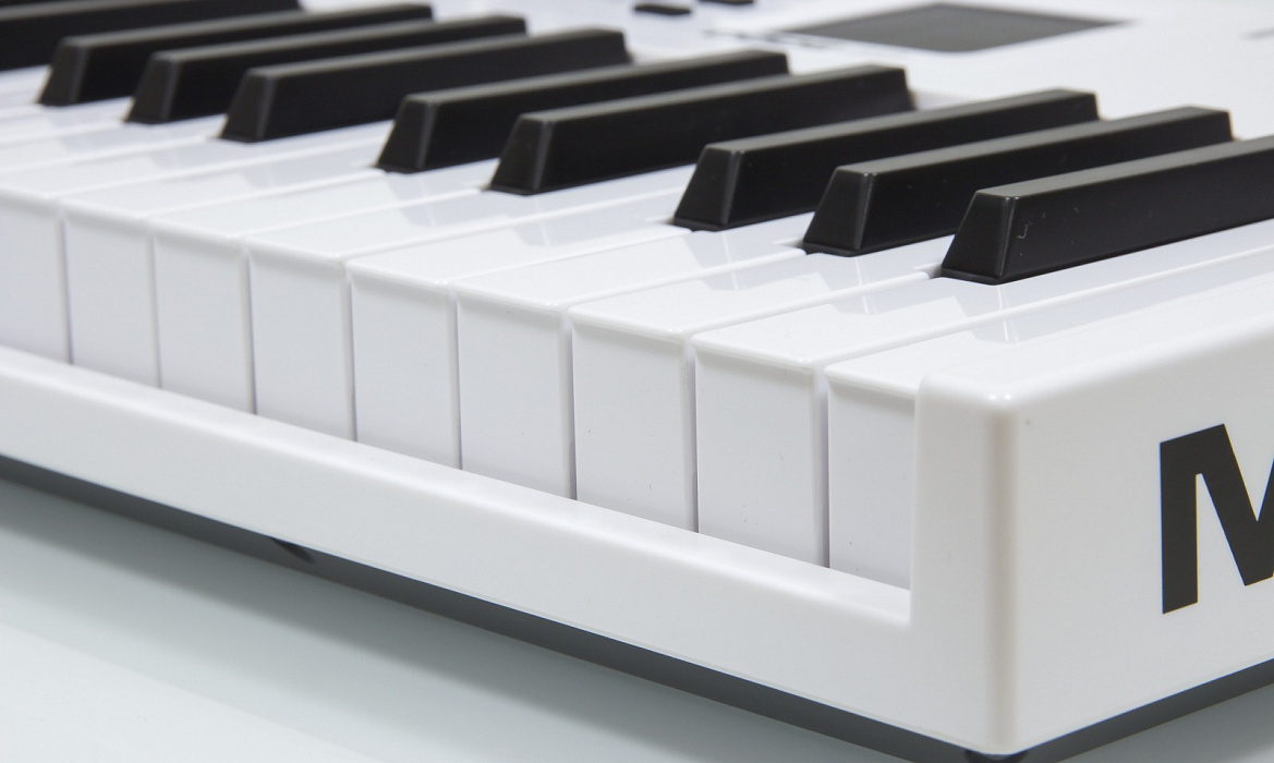 M-Audio CODE 61 - MIDI-клавиатура (White) купить в интернет-магазине icover