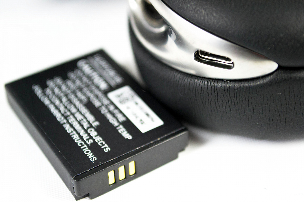 Parrot Zik 2.0 Replacement Battery (PF056015) - аккумулятор для наушников Parrot Zik 2.0 купить в интернет-магазине icover
