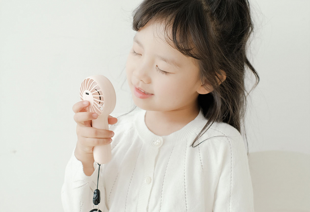 Портативный вентилятор Solove Mini Handheld Fan F6 2000mAh (Pink) купить в интернет-магазине icover
