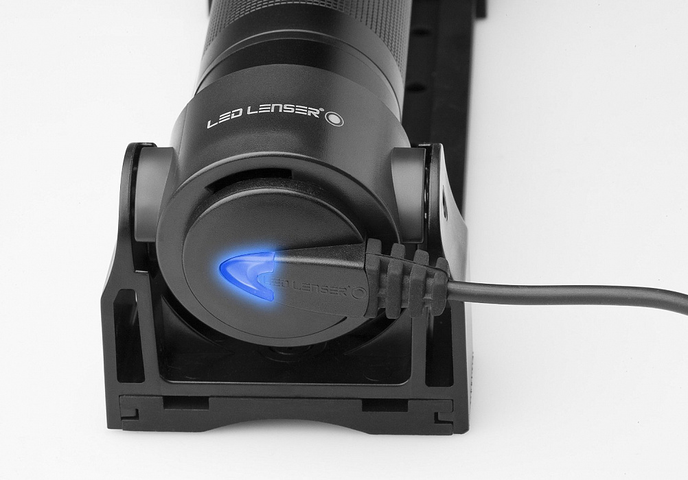 Фонарь светодиодный ручной Led Lenser P17.2 Professional Torch 9417 (Black) купить в интернет-магазине icover