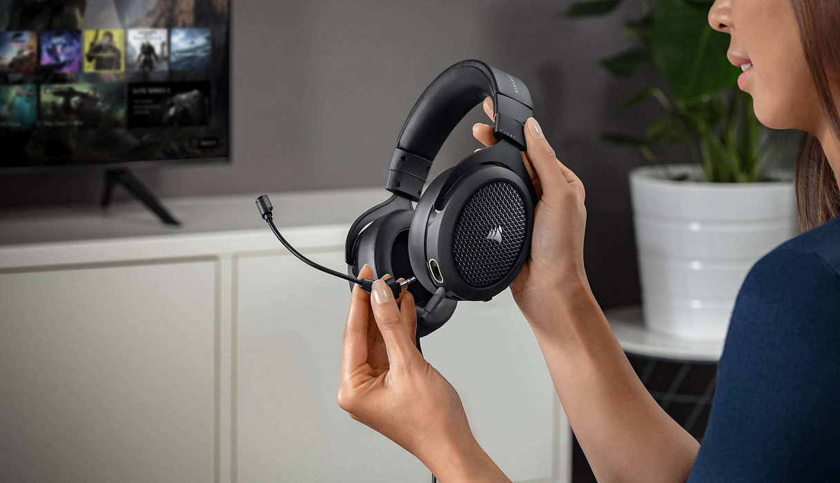 Игровая гарнитура Corsair Gaming HS70 Bluetooth (CA-9011227-EU) купить в интернет-магазине icover