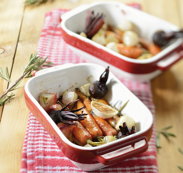 Набор прямоугольных керамических чаш для запекания KitchenAid Ceramic 2-Piece Stacking Mini Baker Set KBLR02MBOB (Onyx Black) купить в интернет-магазине icover