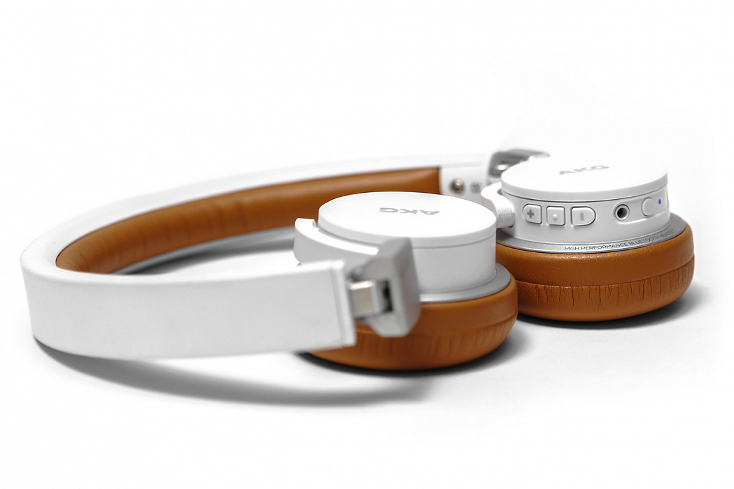 AKG Y45 BT (Y45BTWHT) - беспроводные наушники (White) купить в интернет-магазине icover