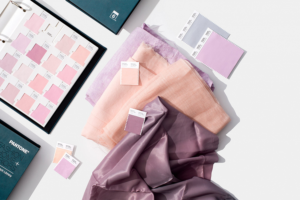 Цветовой справочник Pantone FHI Cotton Swatch Library FHIC100 (2310 Colors) купить в интернет-магазине icover