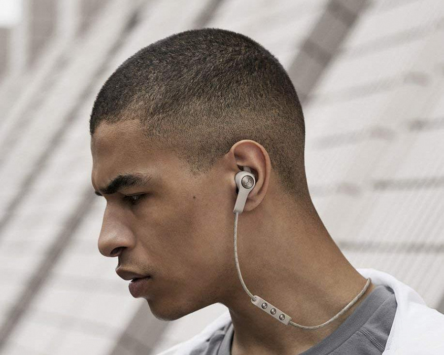 Беспроводные наушники Bang & Olufsen BeoPlay E6 (Sand) купить в интернет-магазине icover