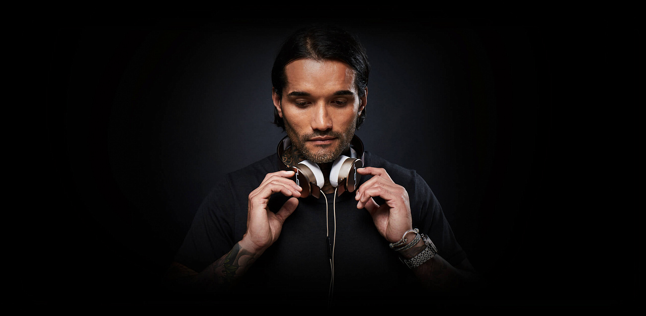 Наушники с микрофоном Sol Republic Tracks HD2 (Black) купить в интернет-магазине icover