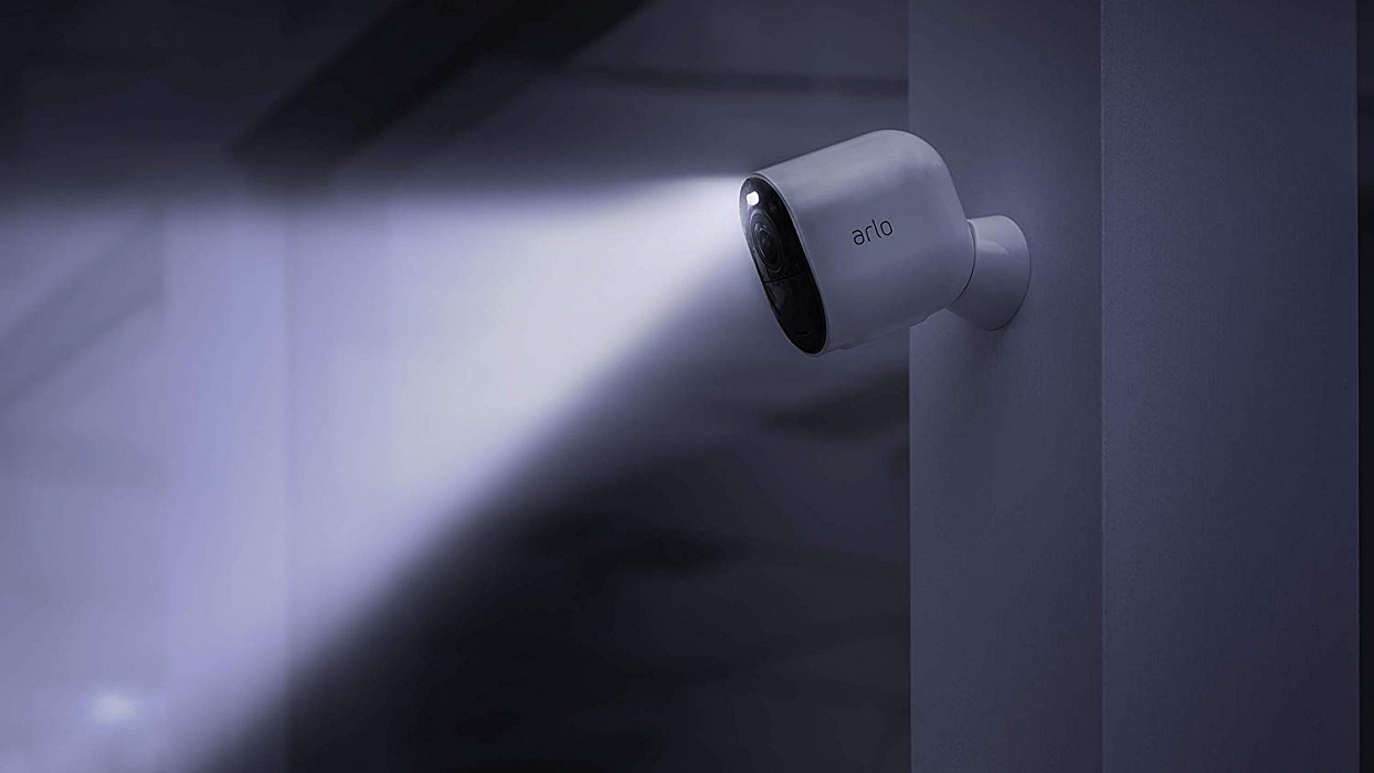 Камера видеонаблюдения Netgear Arlo Ultra VMC5040 (White) купить в интернет-магазине icover