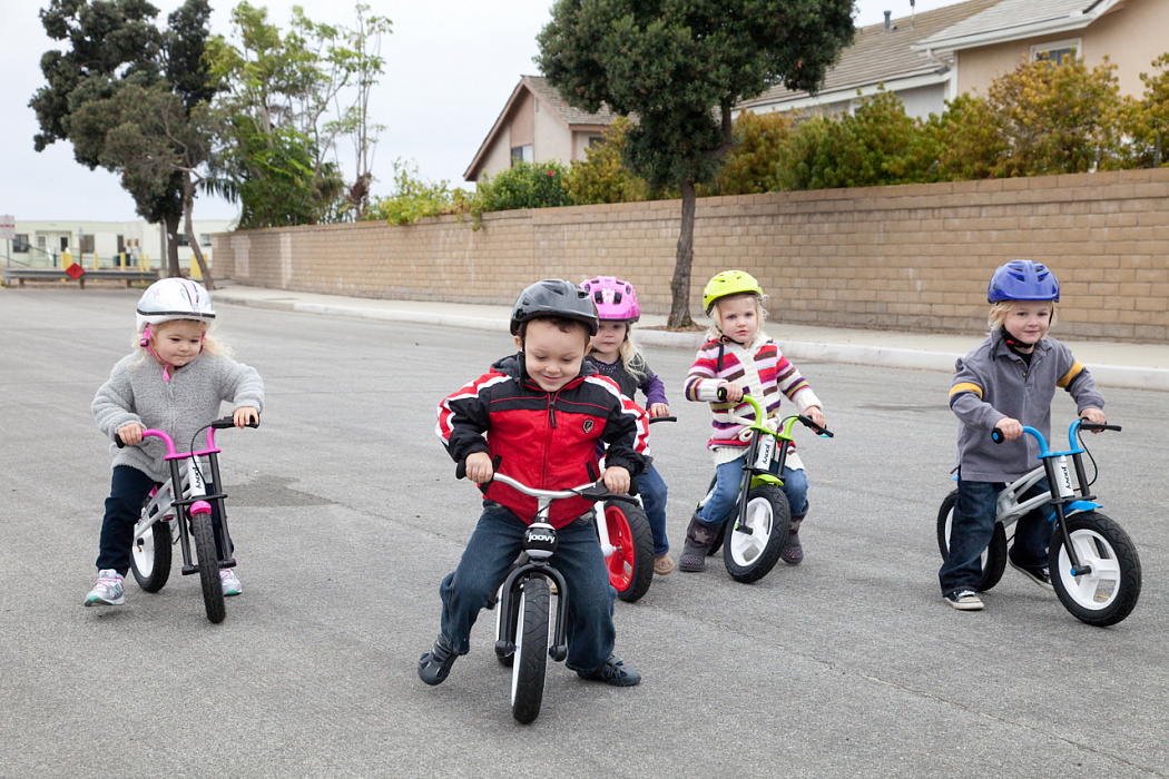 Беговел Joovy Bicycoo Balance Bike (White) купить в интернет-магазине icover