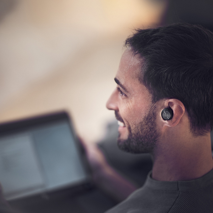 Беспроводные наушники Bang & Olufsen BeoPlay EQ (Black) купить в интернет-магазине icover