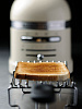 Тостер на 2 хлебца KitchenAid Artisan 2-Slice Automatic Toaster 5KMT2204EAC (Almond Creme) купить в интернет-магазине icover