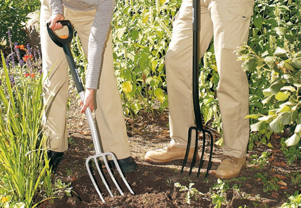 Fiskars SmartFit (133320) - вилы садовые телескопические, 1,16-1,26 м купить в интернет-магазине icover