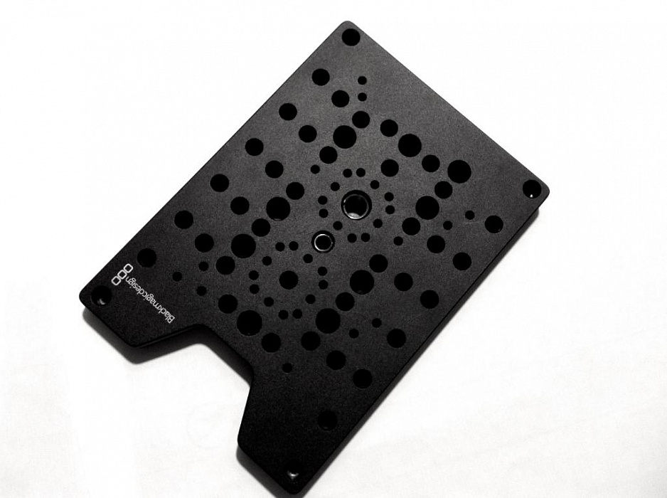 Blackmagic Design HyperDeck Shuttle Mounting Plate (HYPERD/PTMOUNTPL) - накамерное крепление для рекордеров HyperDeck Shuttle купить в интернет-магазине icover
