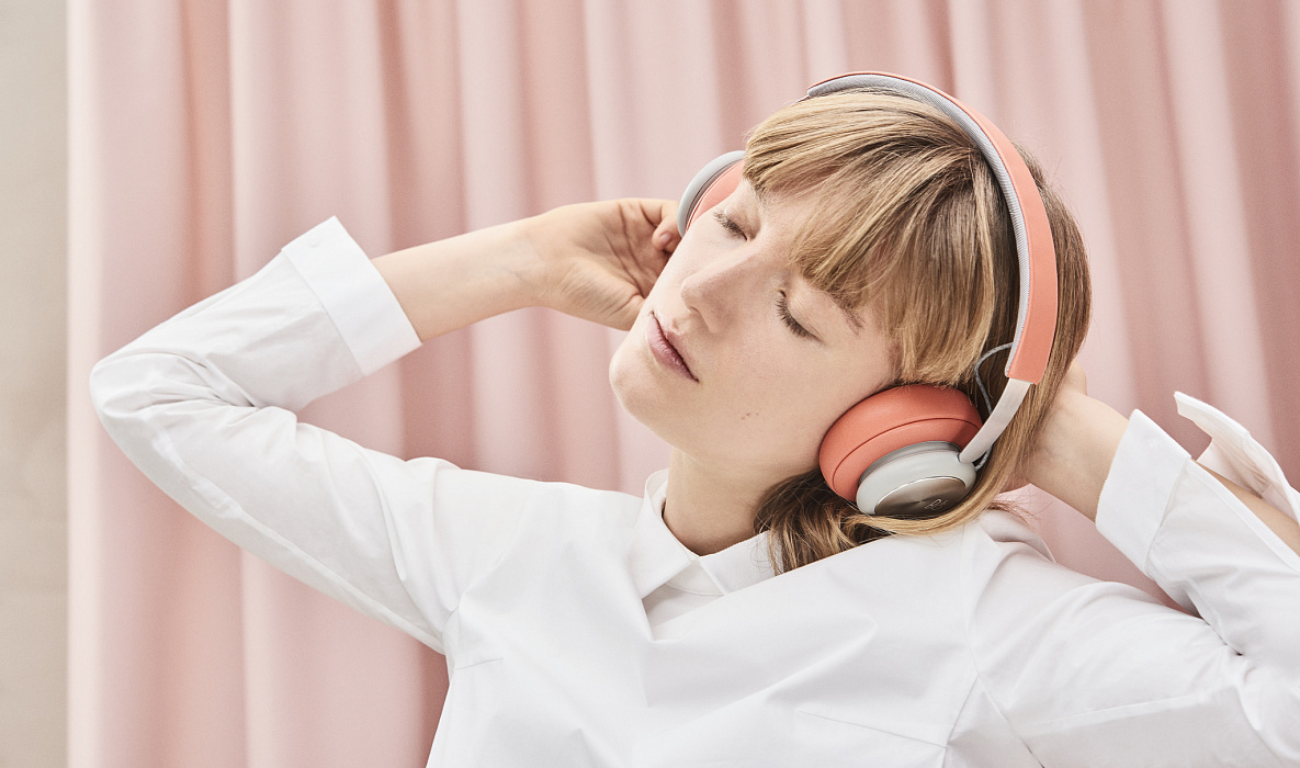 Беспроводные наушники Bang & Olufsen BeoPlay H4 (Tangerine Grey) купить в интернет-магазине icover