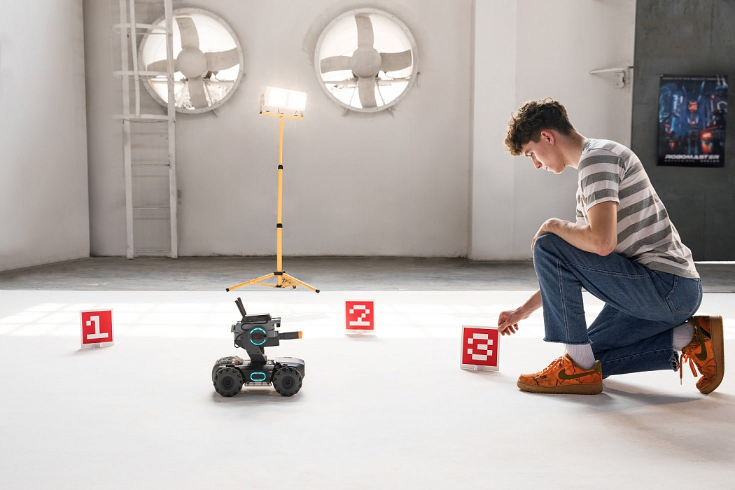 Робот DJI Robomaster S1 купить в интернет-магазине icover