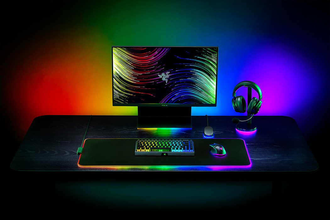 Игровой коврик для мыши Razer Strider Chroma RZ02-04490100-R3M1 (Black) купить в интернет-магазине icover
