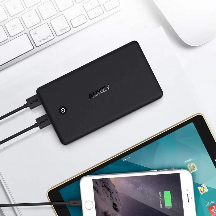 Внешний аккумулятор Aukey Power Bank 30000 mAh USB C Power Delivery PD 2.0 PB-Y7 (Black) купить в интернет-магазине icover